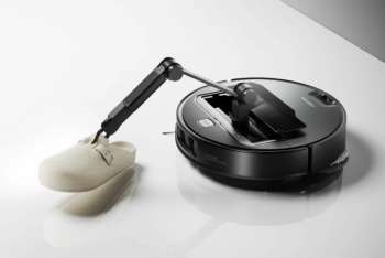 Рукастый робот-пылесос Roborock Saros Z70, обученный убирать разбросанные носки, поступит в продажу за $1899