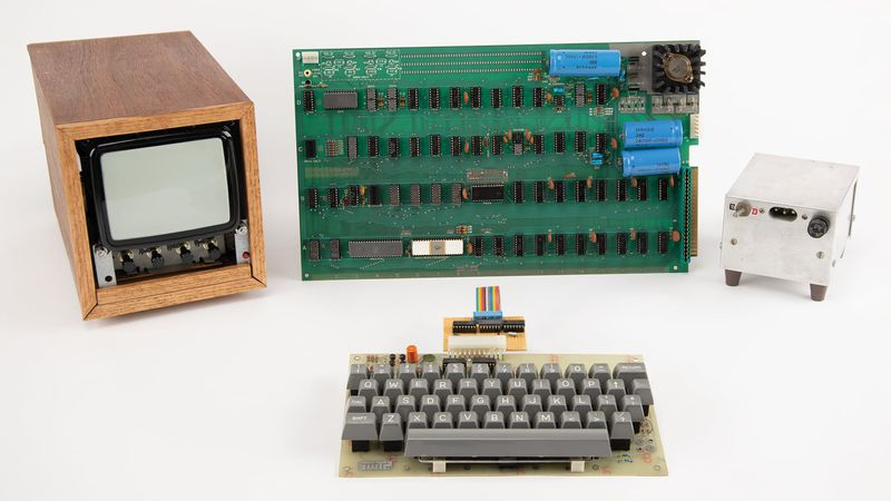 Редкий компьютер Apple-1 Bayville продали на аукционе за $375 000