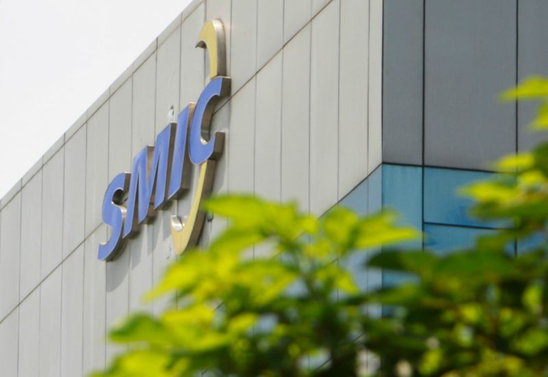 Китайская SMIC завершила год с рекордной выручкой, но прибыль сократилась почти в два раза