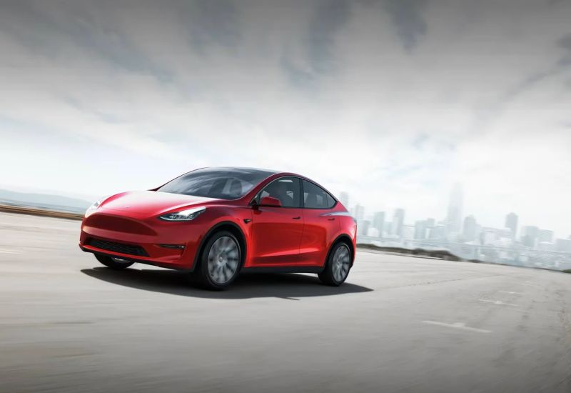 Tesla ищет водителей для своих беспилотных такси в девяти городах США