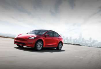 Tesla ищет водителей для своих беспилотных такси в девяти городах США
