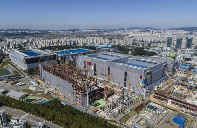Tesla будет использовать изготавливаемые Samsung 2-нм чипы в своих суперкомпьютерах и роботах Optimus