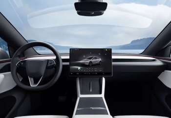 В электромобилях Tesla Model Y L появятся голосовые ассистенты на базе ИИ от DeepSeek и Doubao