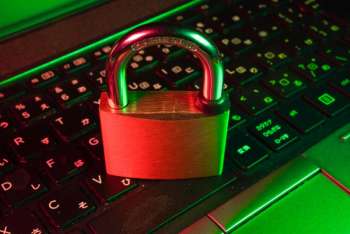 Власти предложат россиянам самим запретить себе доступ к опасной информации в интернете