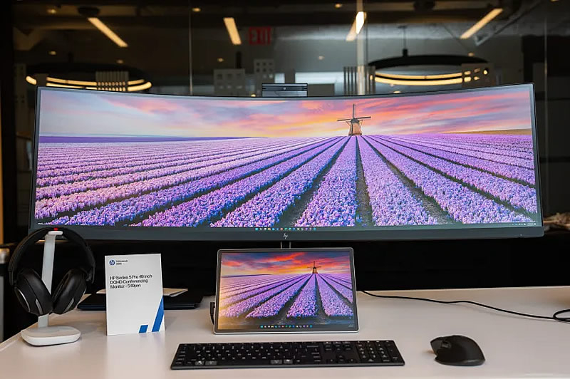 HP представила 49-дюймовый офисный монитор Series 5 Pro с выдвижной веб-камерой и геймерскими характеристиками