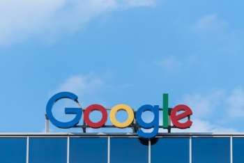 Google столкнулась с рекордным ростом акций за 20 лет благодаря ИИ — плюс 38 % за квартал