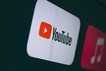 YouTube объявил войну ИИ-дипфейкам, запустив функцию «Определение сходства»