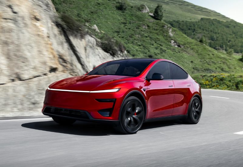 Tesla отчиталась о рекордных поставках электромобилей — но чистая прибыль всё равно рухнула на 37 %