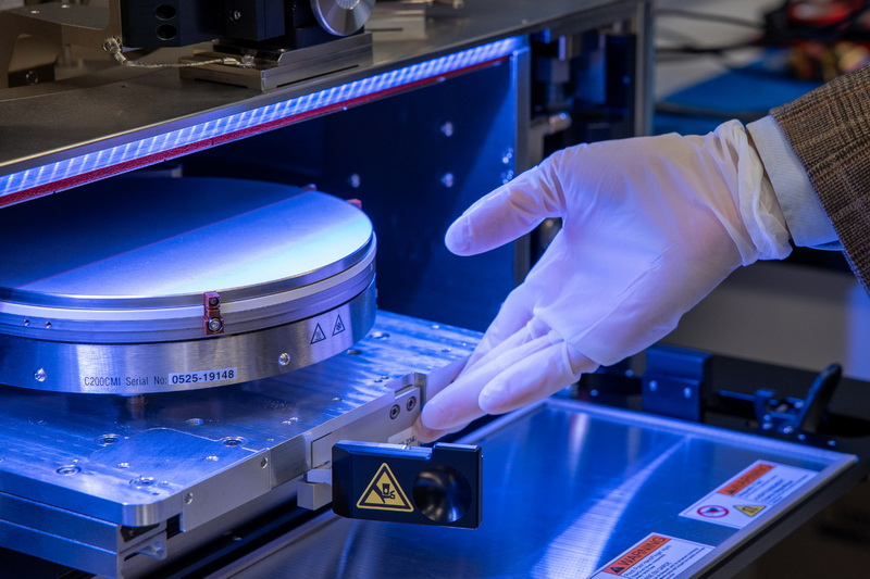 В США изготовили первый в мире истинно трёхмерный чип с кремниевой логикой, нанотрубками и резистивной памятью