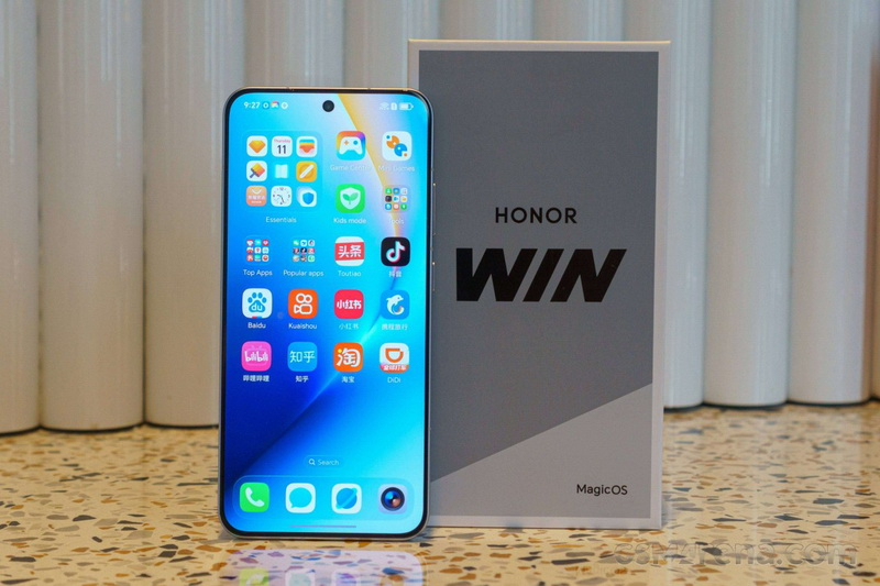 На этой неделе дебютирует Honor Win — флагманский смартфон с батареей на 10 000 мА·ч и подозрительно знакомым дизайном