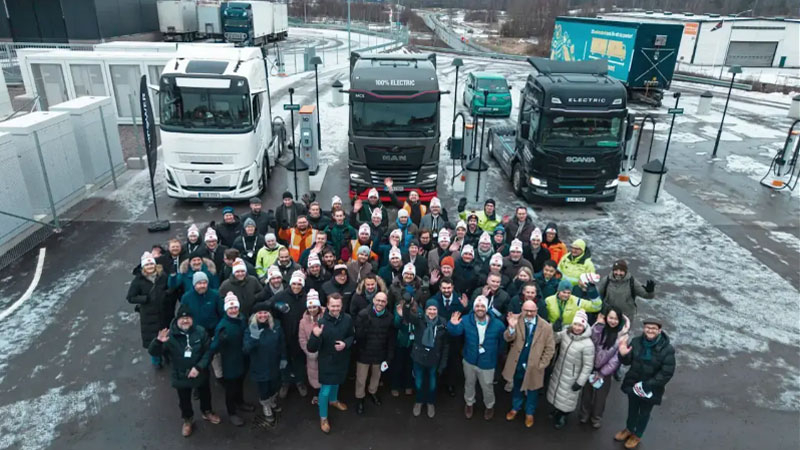 В Швеции показали в деле зарядку на 1,2 МВт для электромобилей — и мороз не помешал