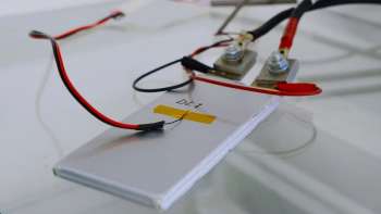 Нашумевшая батарея Donut прошла тест на саморазряд — результат оказался впечатляющим и без обмана