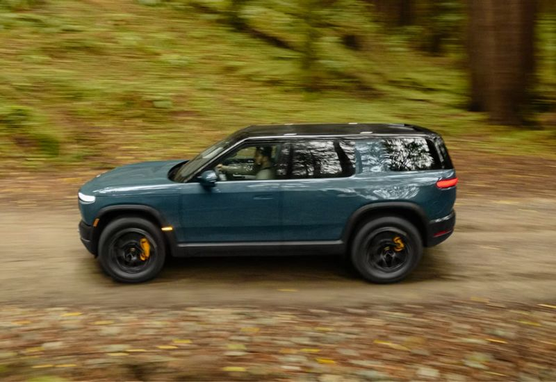 Uber вложит $1,25 млрд в Rivian и закупит до 50 000 электромобилей для роботакси