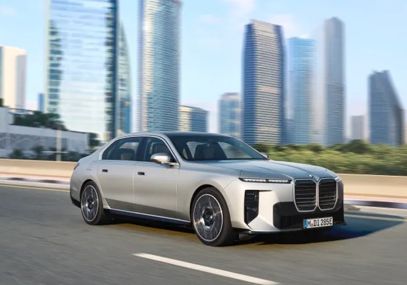 BMW представила флагманскую «семёрку» на платформе Neue Klasse — спорный стиль, много экранов и «скрытые технологии»