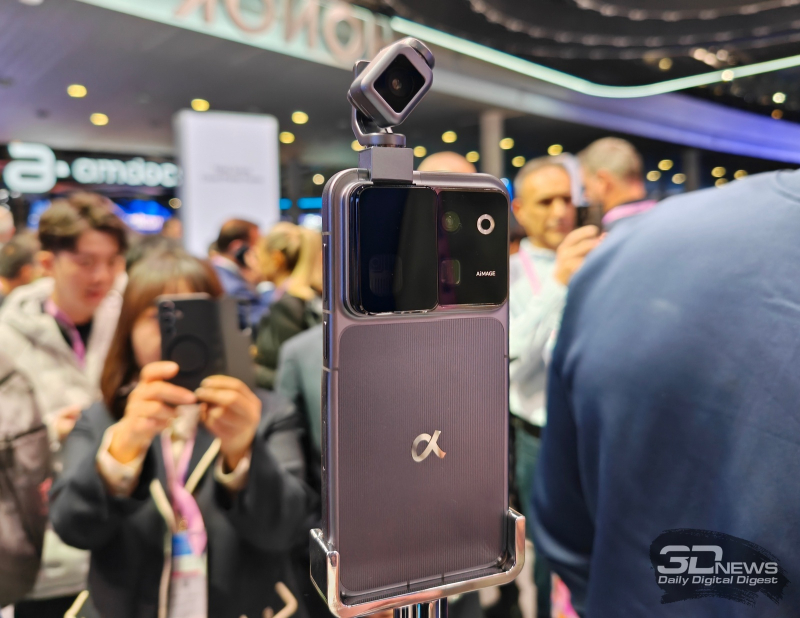Honor раскрыла новые подробности о Robot Phone с камерой на подвесе и успокоила насчёт его надёжности