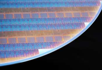 Intel задумалась о подводе питания с обеих сторон кристалла для техпроцесса Intel 14A2