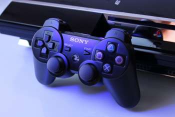 Прекращение выпуска дисков для PlayStation не отразится на индустрии, считают в Ubisoft