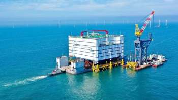 В Китае посреди моря поставили крупнейший в мире HVDC-инвертор для ветроэнергетики — высотой с 7-этажное здание и массой 25 тыс. тонн