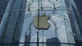 Apple отчиталась о рекордной выручке на фоне хороших продаж iPhone, но квартальная прибыль всё равно упала