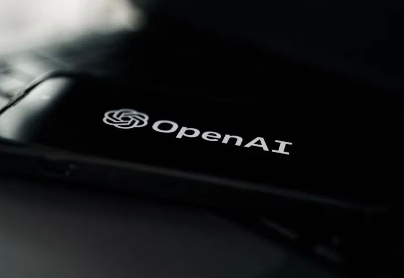 OpenAI обвинила Apple в краже секретов — теперь обе компании обвиняют друг друга в шпионаже
