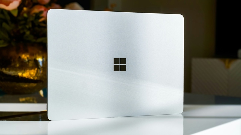 Windows и Xbox тянут вниз бизнес Microsoft — но на облаках прибыль всё равно подскочила на 32 %