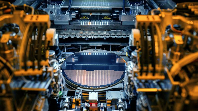 Новый гендир Intel первым делом наведёт порядок в сферах ИИ-чипов и контрактного производства